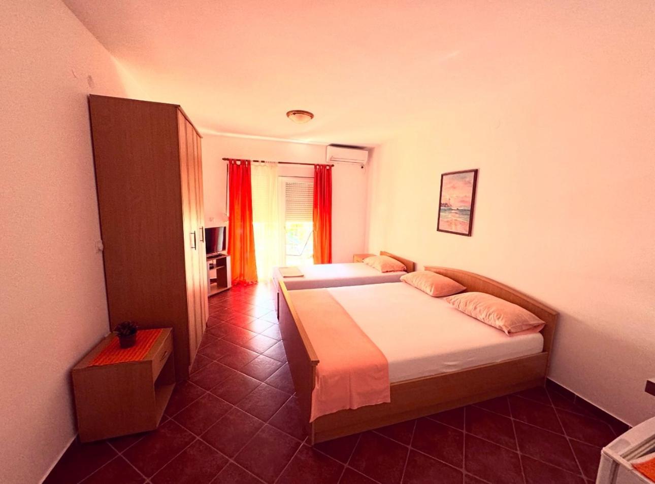 Guesthouse Mb Knezevic บุดวา ภายนอก รูปภาพ