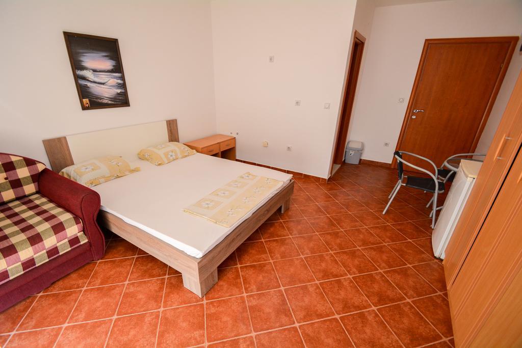 Guesthouse Mb Knezevic บุดวา ภายนอก รูปภาพ