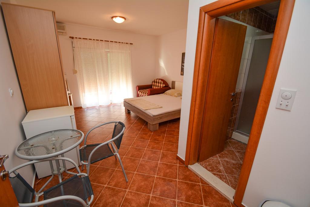 Guesthouse Mb Knezevic บุดวา ภายนอก รูปภาพ