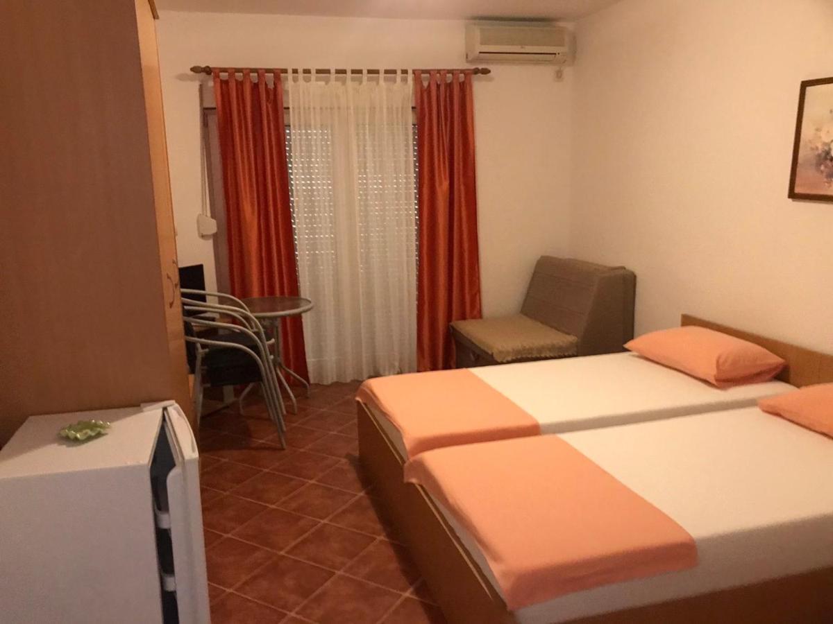 Guesthouse Mb Knezevic บุดวา ภายนอก รูปภาพ