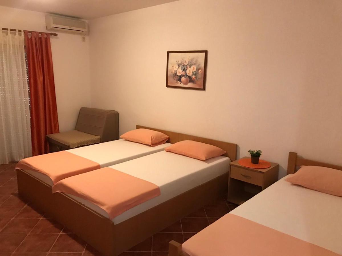 Guesthouse Mb Knezevic บุดวา ภายนอก รูปภาพ